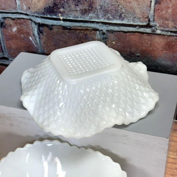 Set of 4 Vintage Hazel Atlas White Milk Glass Diamond Pattern Nut Dishes MCM - Picture 2 of 6